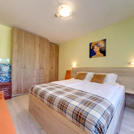 Flourence At The Castle *